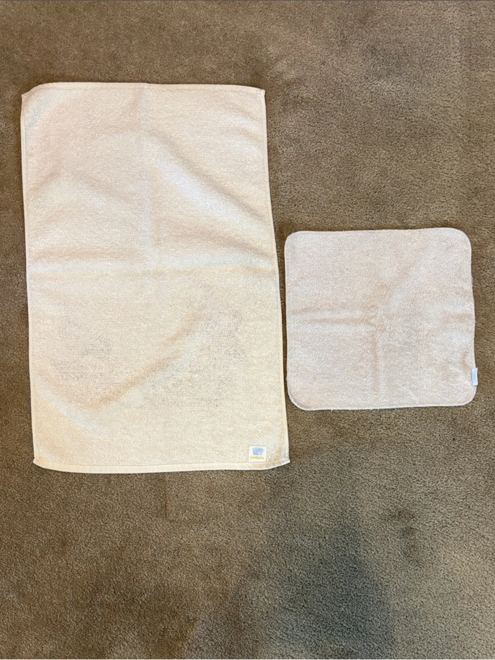 Vintage Springmaid Hand Towel Cream Brown Shell Design
